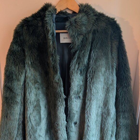 Stunning Aritzia Babaton Faux Fur Winter Coat – Small – Deep Green – Rare Color - Picture 4 of 12